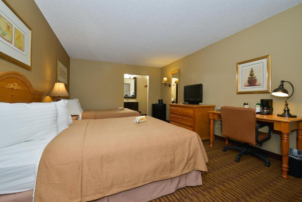 Quality Us65 & E Battlefield Rd Inn 2*