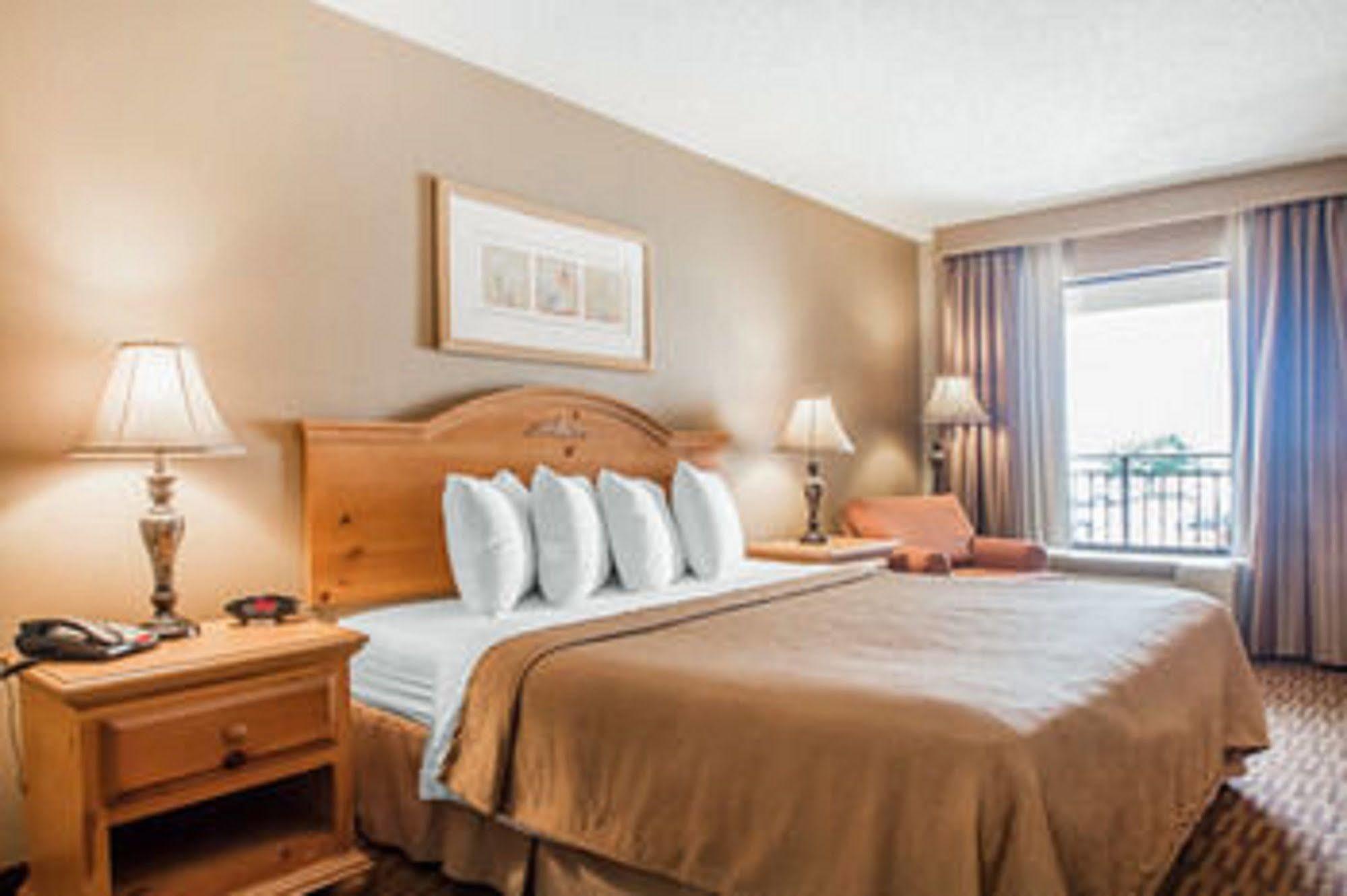 Quality Us65 & E Battlefield Rd Inn Springfield