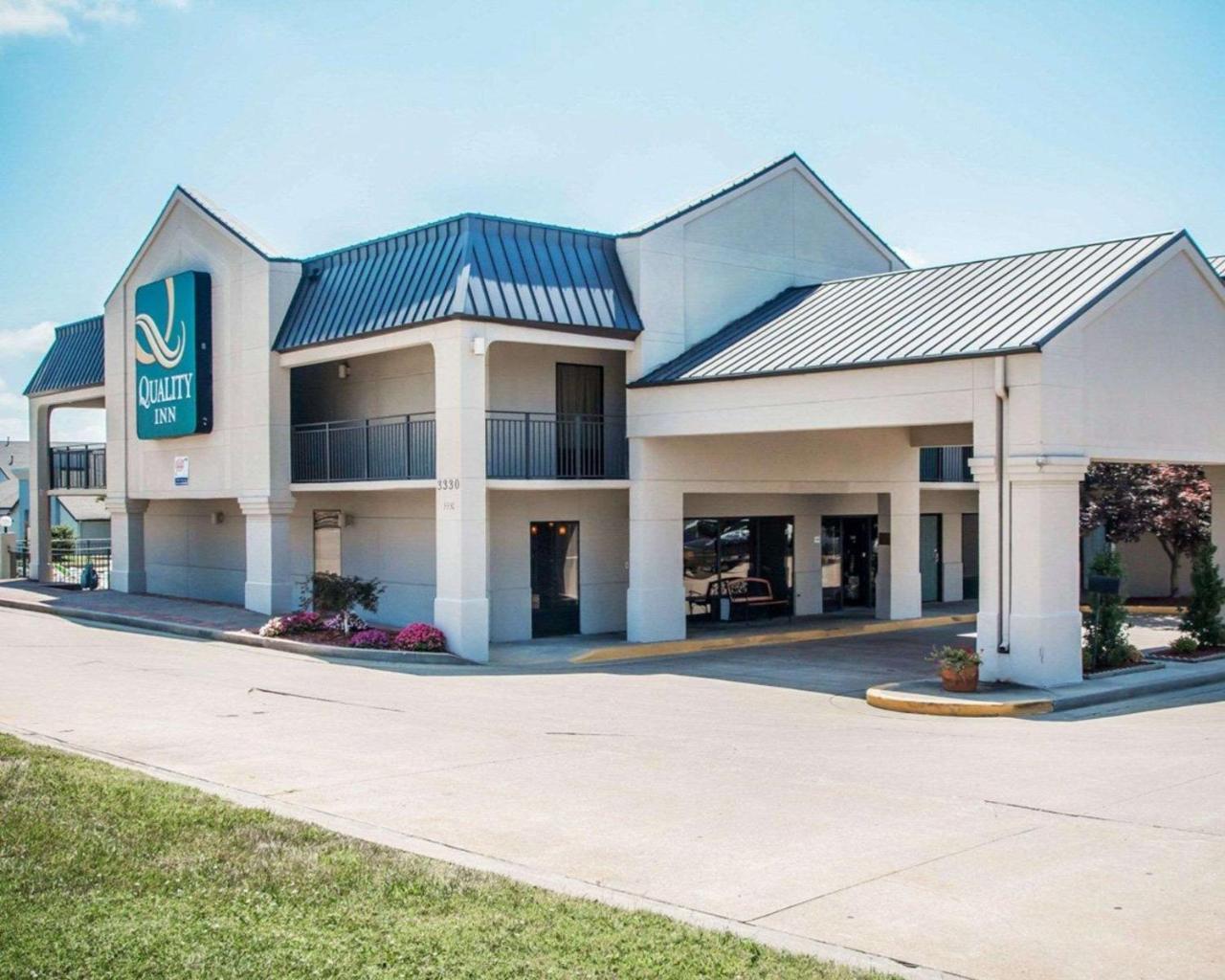 Quality Us65 & E Battlefield Rd Inn
